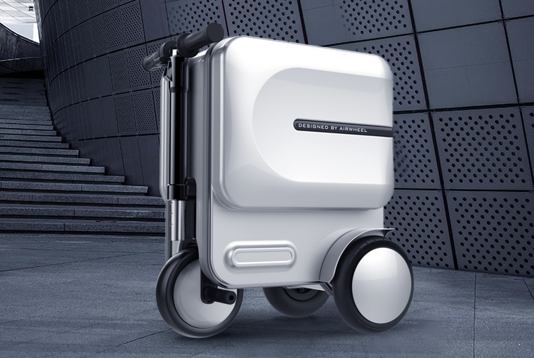 Airwheel SE3 fully functional drag-along suitcase