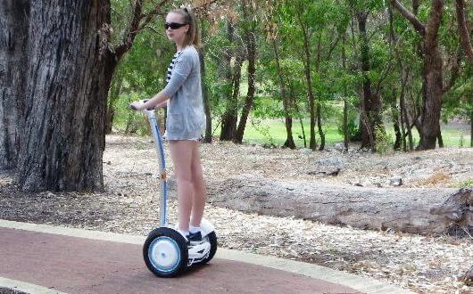 Ciertamente sí. Airwheel scooter inteligente de dos ruedas S3 sirve como un solucionador de problemas.